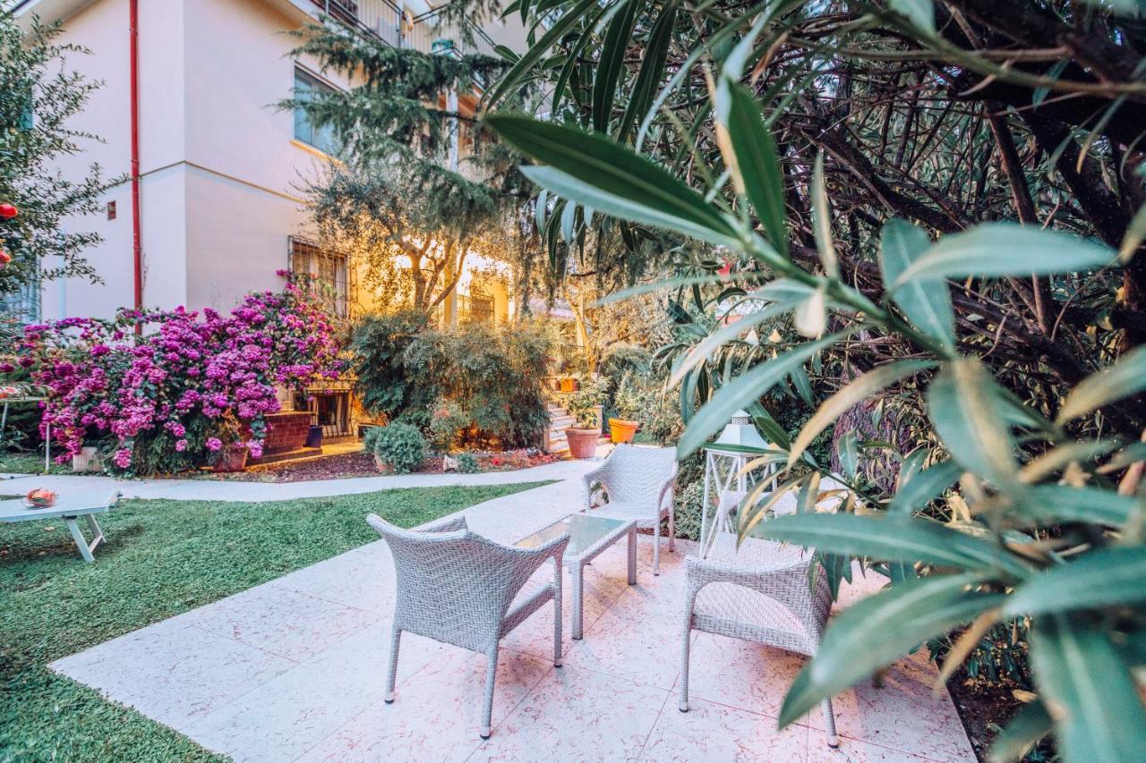 Bed&Breakfast Relax In The Lake Desenzano del Garda Exterior foto